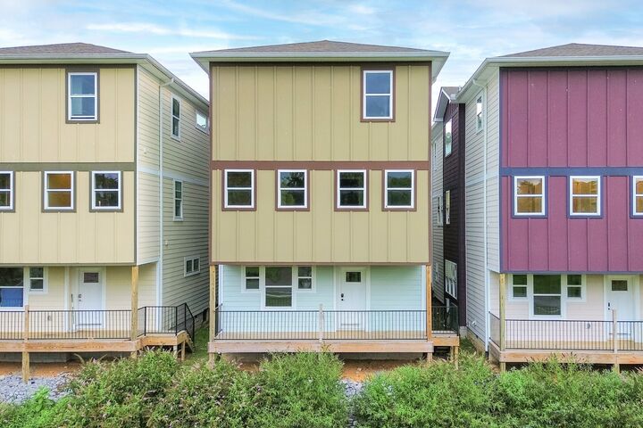 Property Photo:  1137 Lawrence Avenue 3  TN 37115 