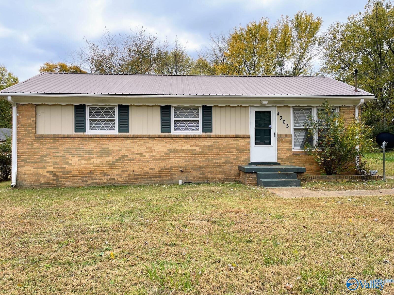 Property Photo:  4305 Barry Street NW  AL 35810