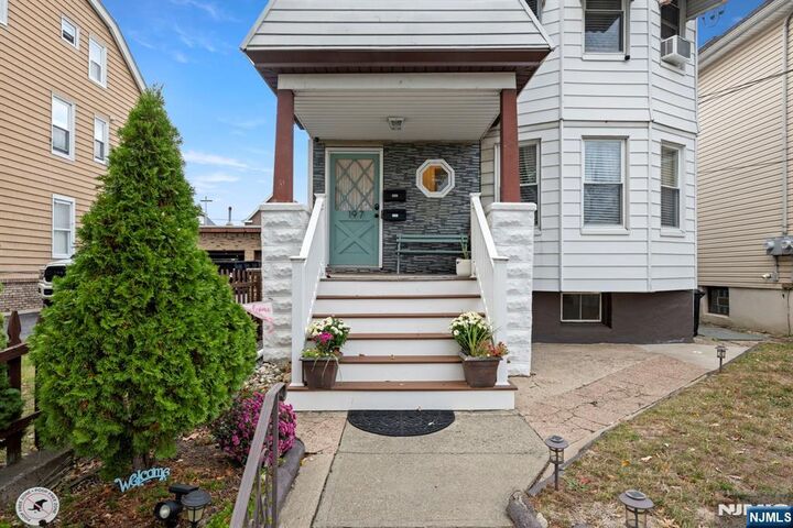 Property Photo:  197 Maple Avenue 1  NJ 07057