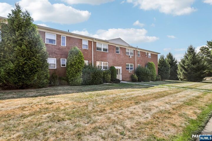 Property Photo: 28 Knox T 2B NJ 07470