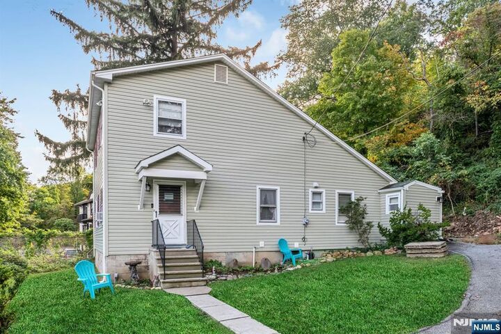 Property Photo:  73 Ringwood Avenue  NJ 07465 