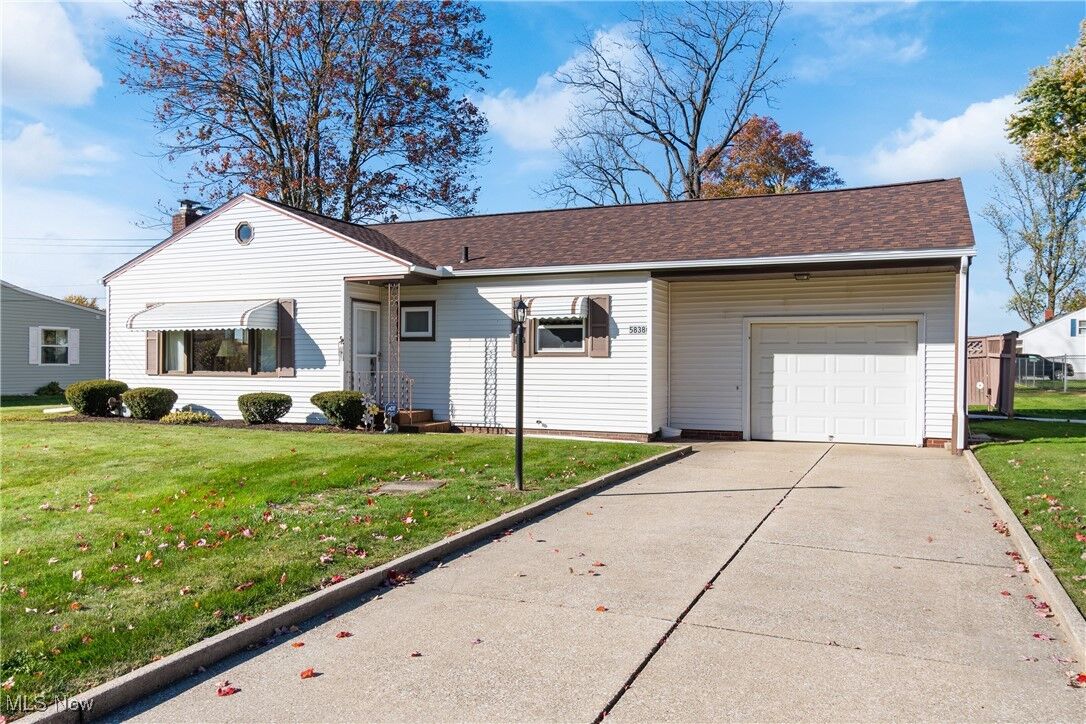 Property Photo:  5838 Harter Home Drive  OH 44319