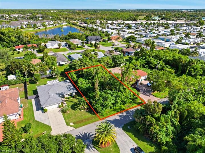 Property Photo:  334 Porter St  FL 34113 