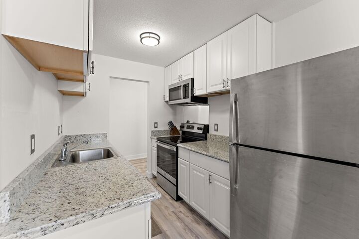 Property Photo:  4407 Wilshire Boulevard 204  MN 55364 
