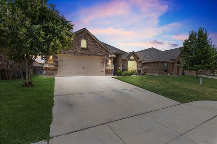 Property Photo: 617 Zachary Drive TX 76087