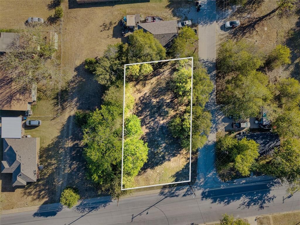 Property Photo:  100 Cook Street  TX 75165 