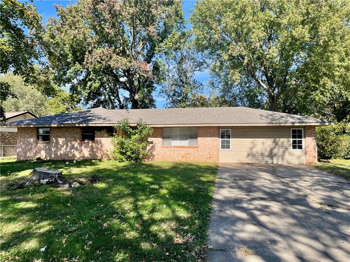 2002 Melissa Lane  Springdale AR 72762 photo