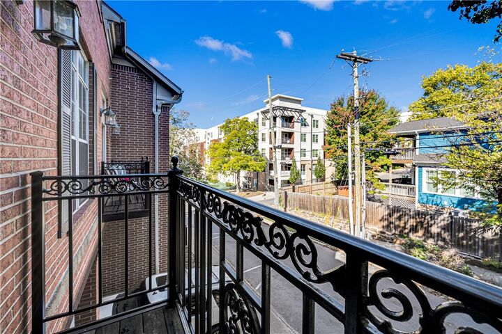 Property Photo: 340 N Campbell Avenue 11 AR 72701