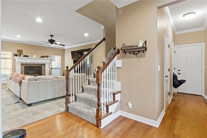 Property Photo:  6136 Knoll View  AR 72758 