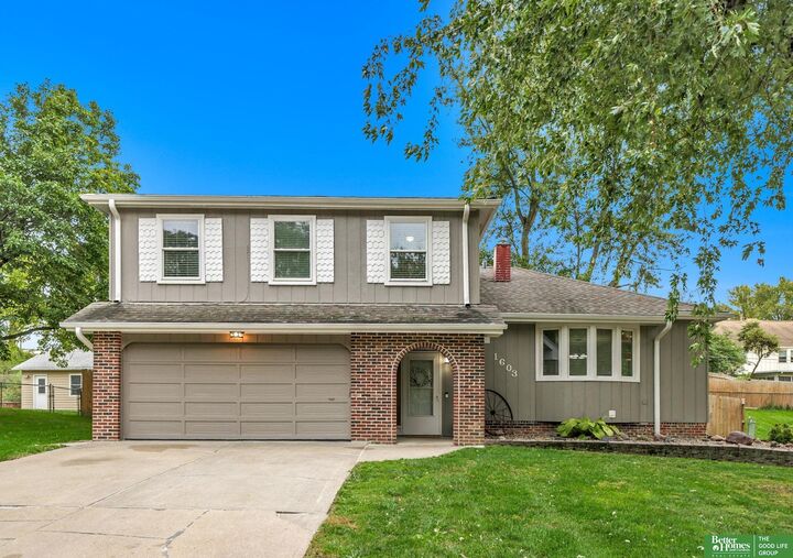 Property Photo:  1603 Cascio Drive  NE 68005