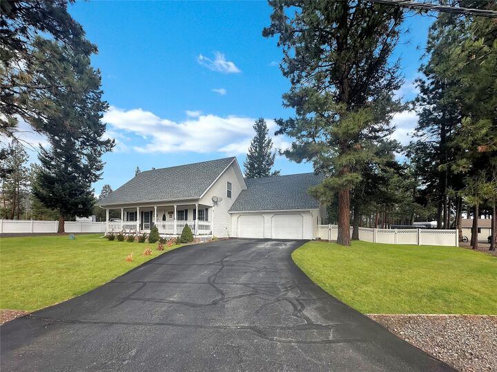 Property Photo:  100 Deerview Crescent  BC V0X 1W0