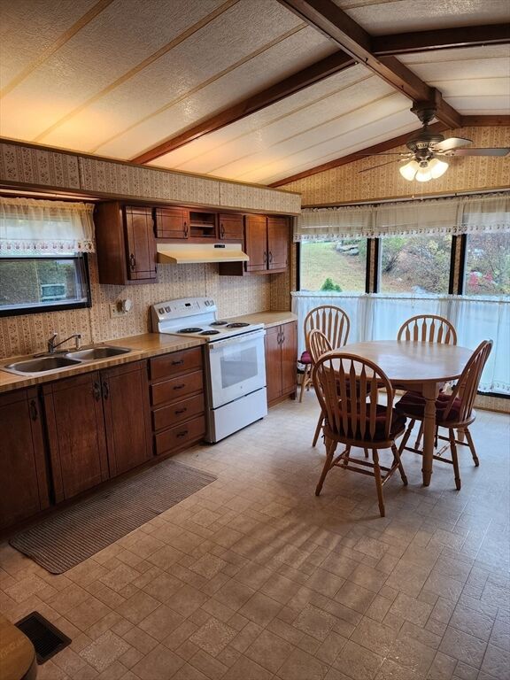 Property Photo:  281 Chauncey Walker 548,Ave M  MA 01007 