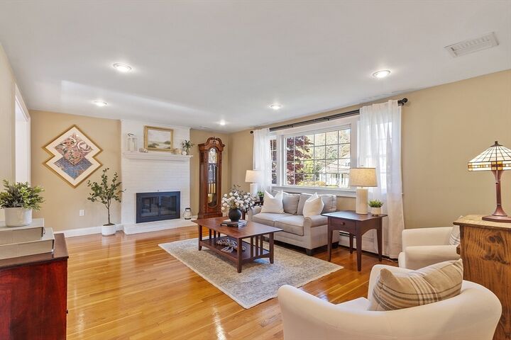 Property Photo:  9 Wing Terrace  MA 01803 