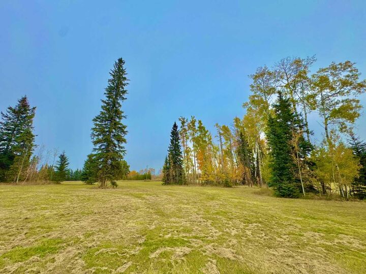 Property Photo: 316 Valley View Drive AB T4T 1A7