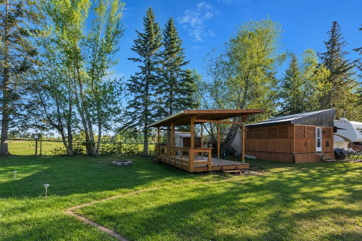 Property Photo:  12040 Township Road 422 16  AB T0C 2J0 