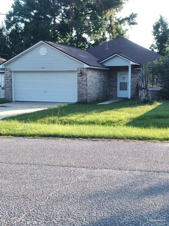135 Valdosta Ave  Pensacola FL 32507 photo