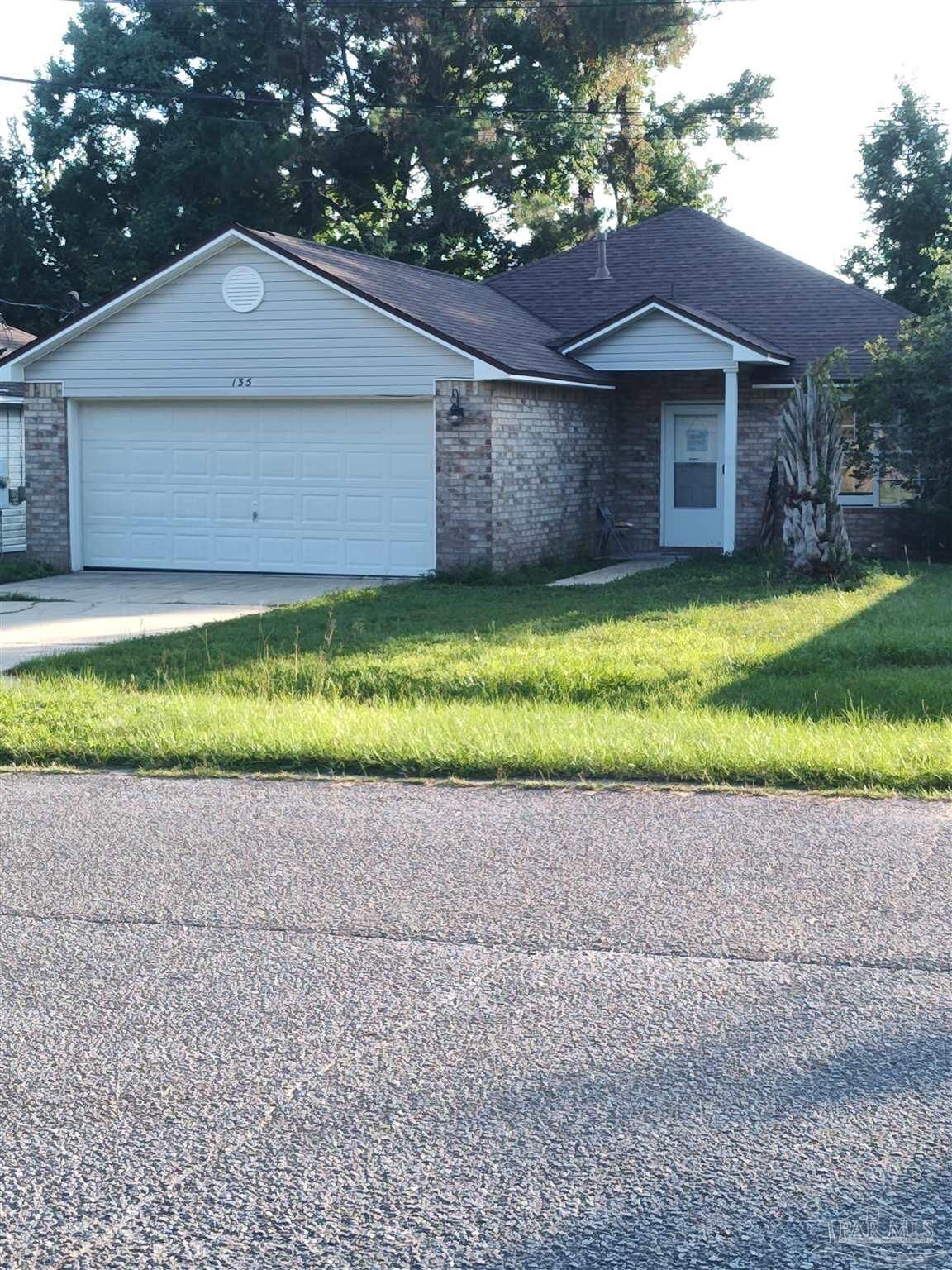Property Photo:  135 Valdosta Ave  FL 32507 
