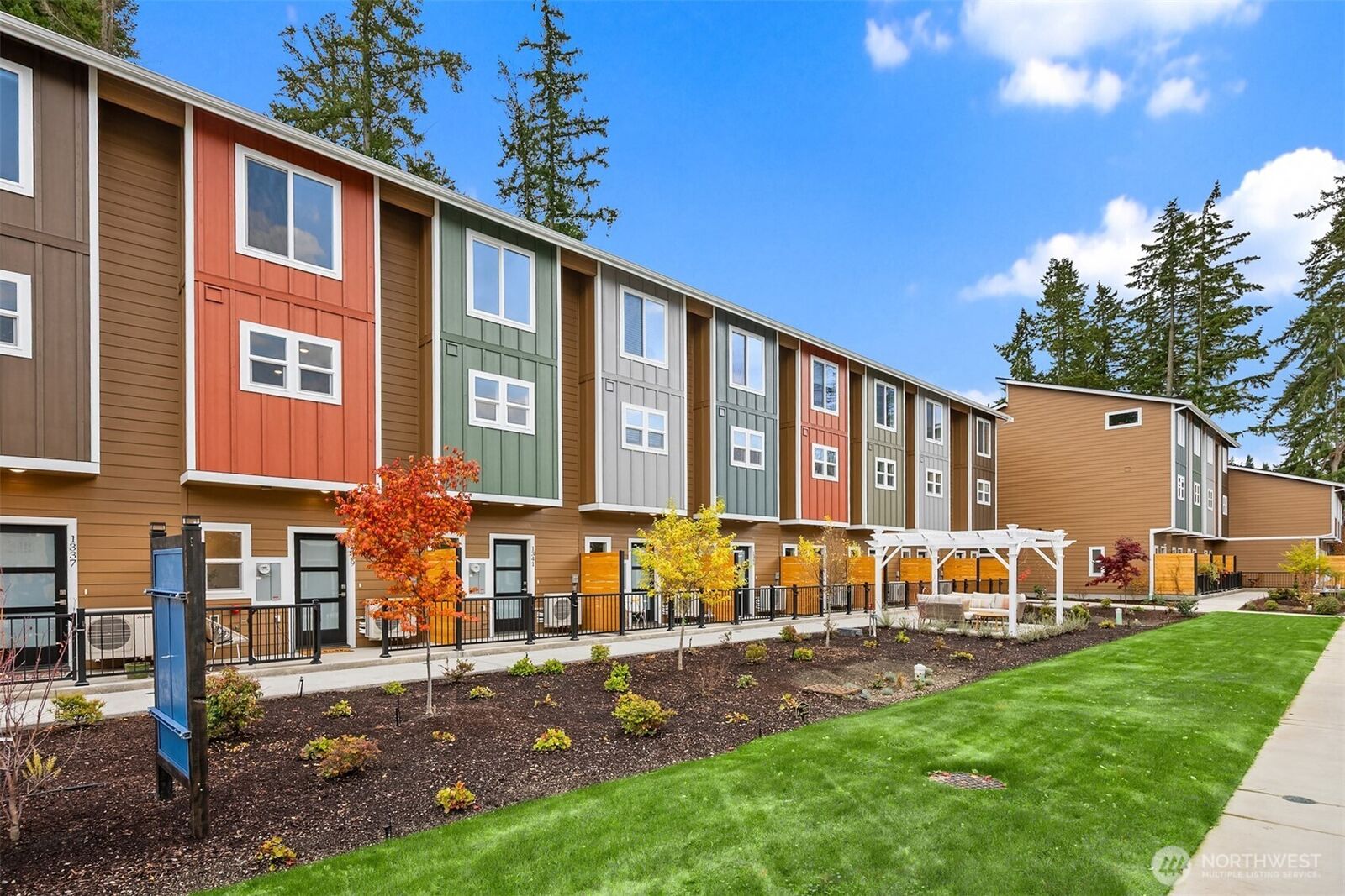 Property Photo:  1341  Nolta Loop NE  WA 98110