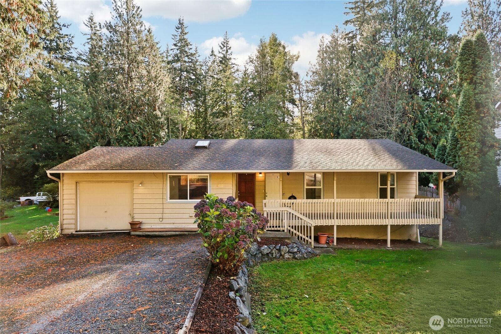 Property Photo:  8032  71st Place SE  WA 98290