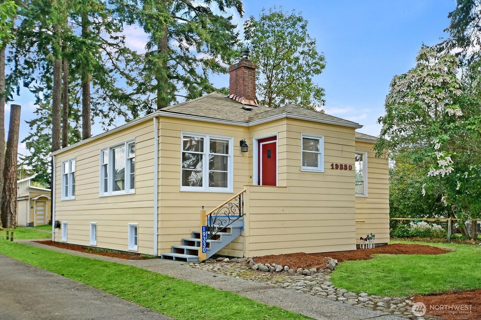 Property Photo:  19330  20th Avenue NW  WA 98177