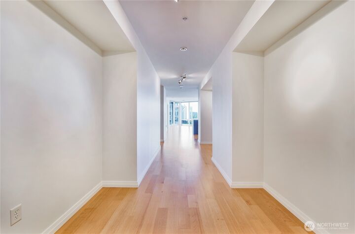 Property Photo:  10700 NE 4th Street 1406  WA 98004