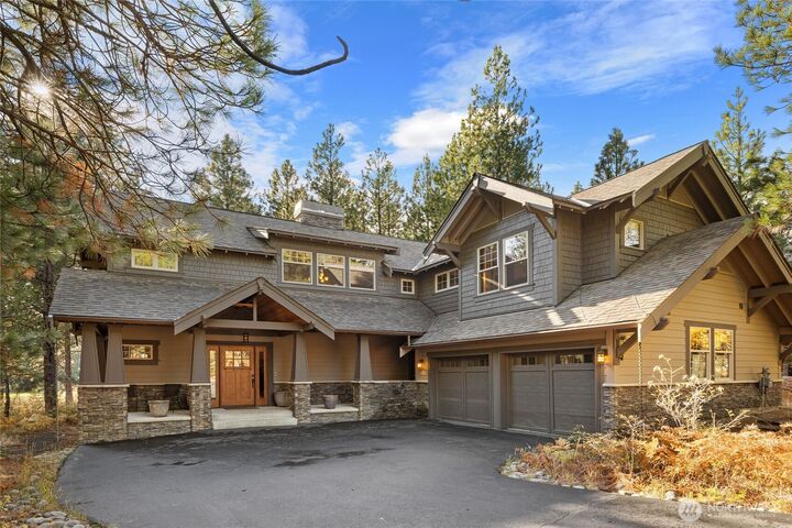 Property Photo:  460  Equinox Drive  WA 98922 