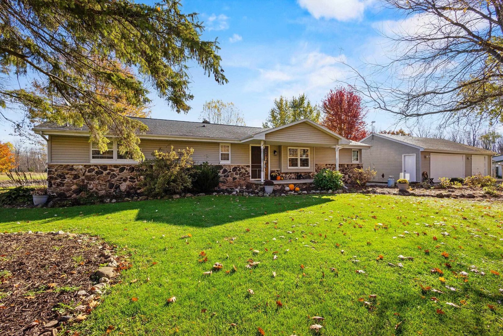 Property Photo:  N4742 Thompson Road  WI 54170 