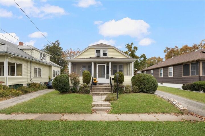 Property Photo:  31 Longwood Avenue  RI 02888