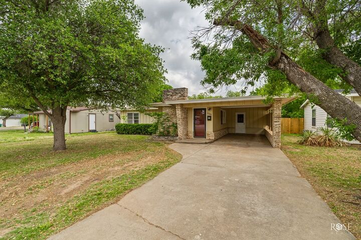Property Photo:  2609 W Beauregard Ave  TX 76901