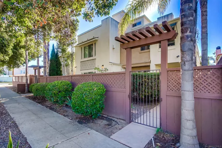 Property Photo: 1367 Hornblend St CA 92109