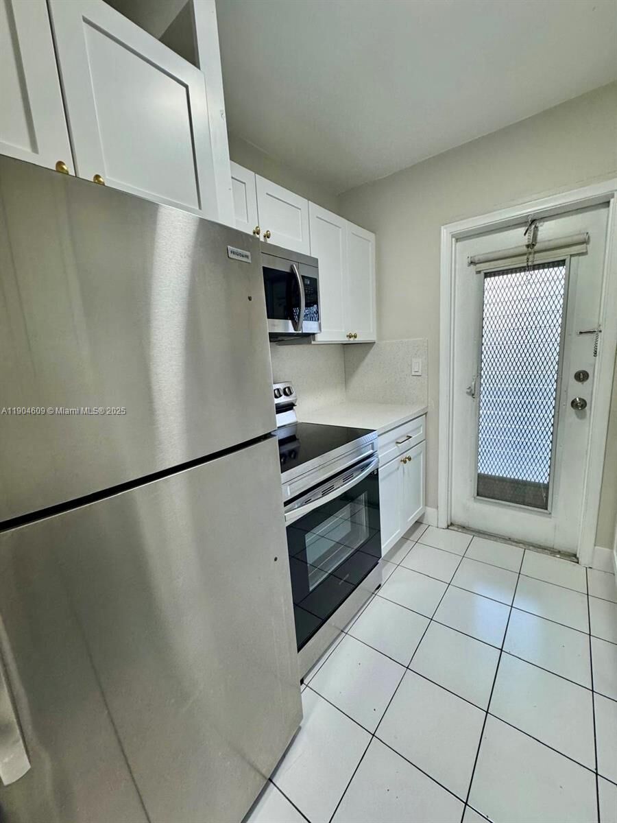 Property Photo:  2418 Polk St 206  FL 33020 