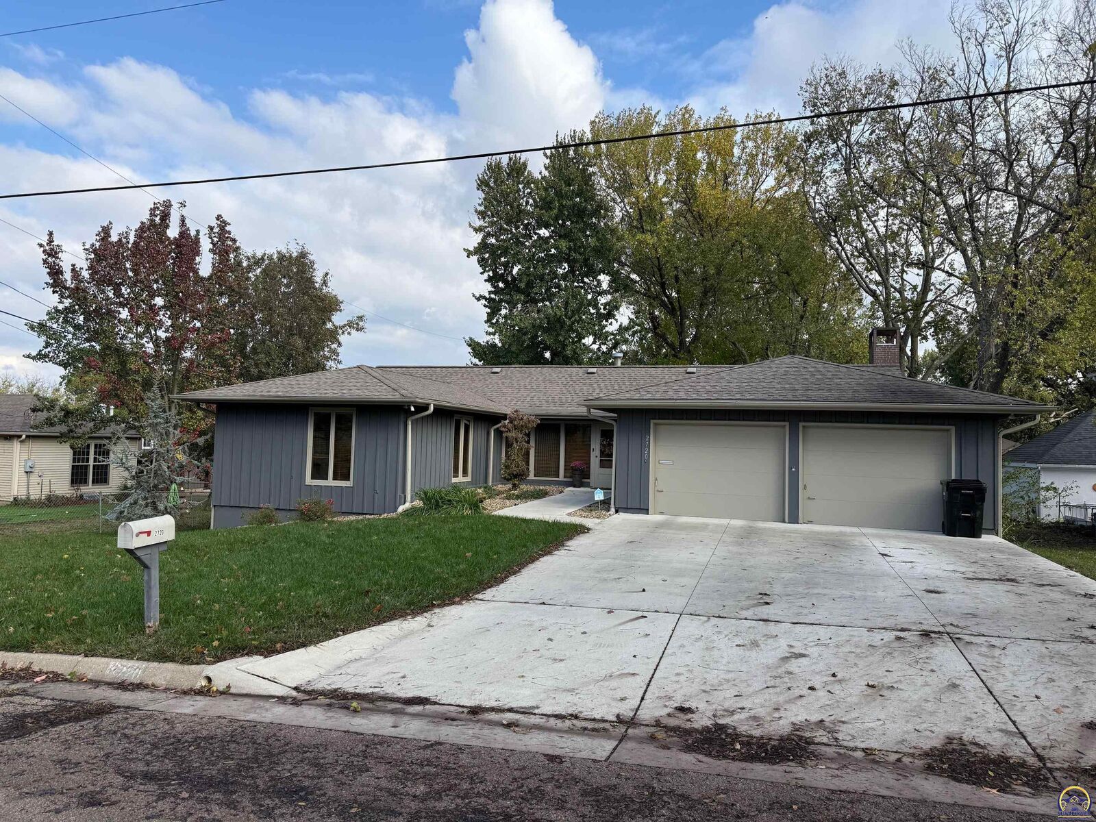 Property Photo:  2720 SW College Ave  KS 66611 