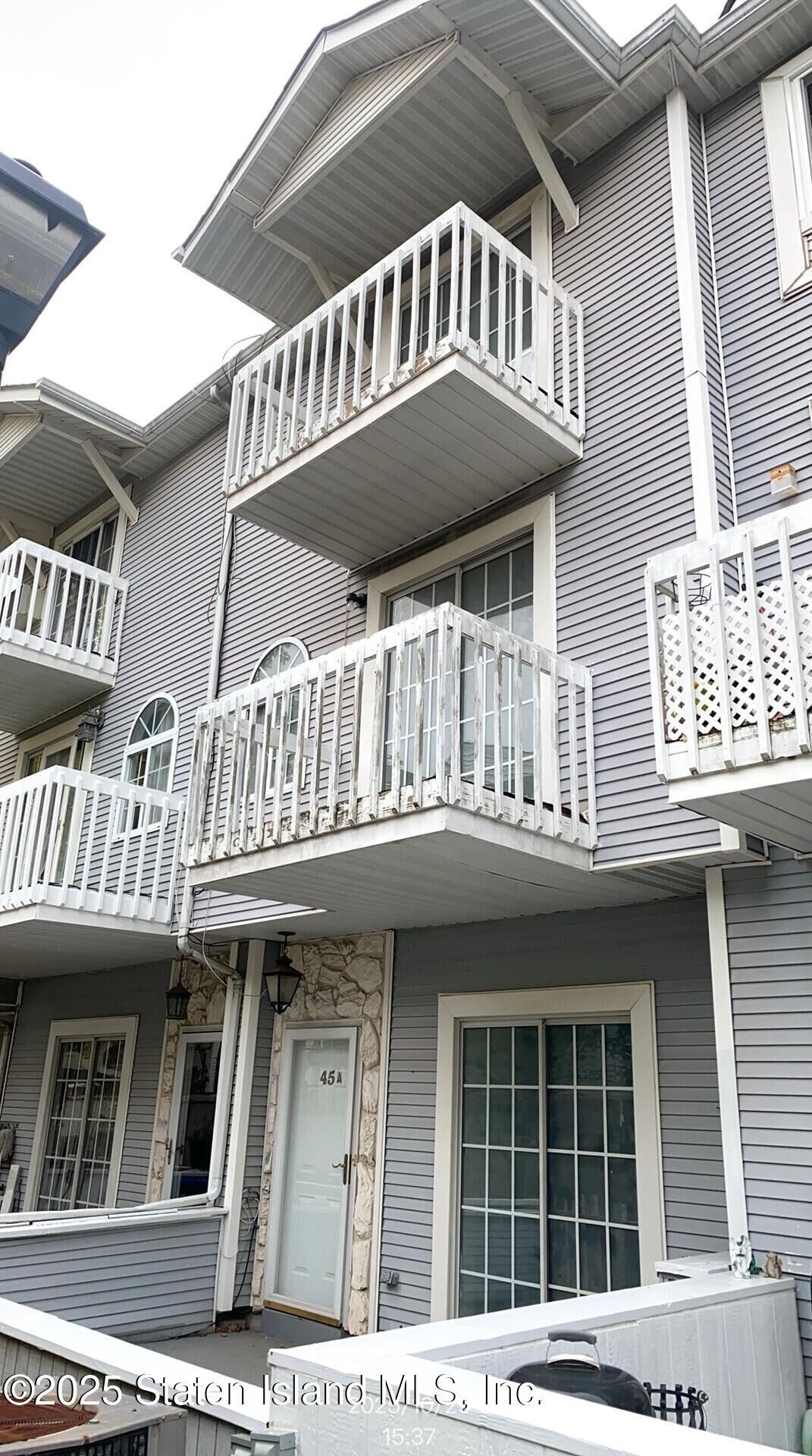 Property Photo: 45 A Country Drive E NY 10314