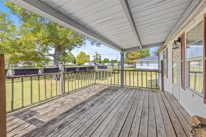 Property Photo:  986 Holly Vale Drive  LA 70611 