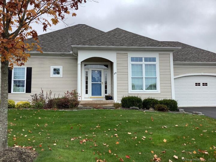 34 Woodsboro Circle 34  Cromwell CT 06416 photo
