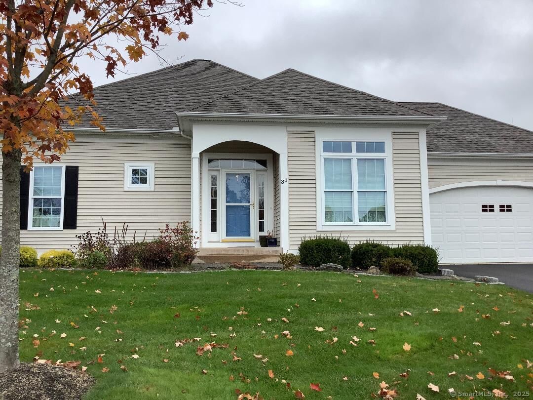 Property Photo:  34 Woodsboro Circle 34  CT 06416 