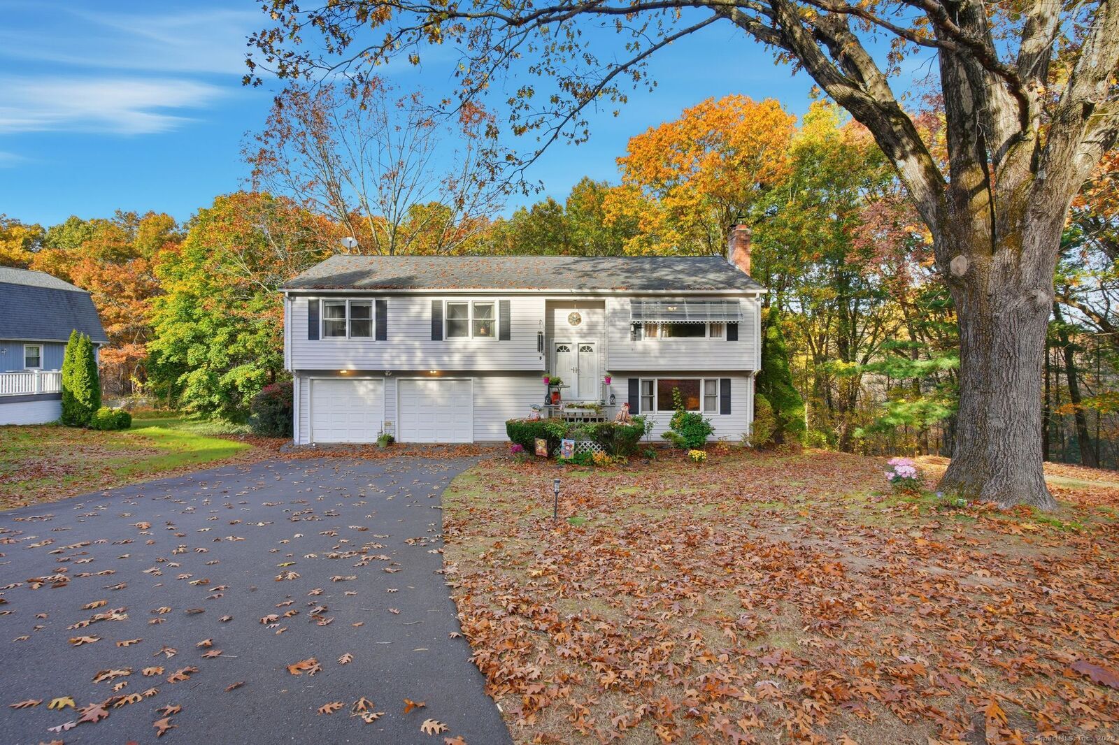 Property Photo: 4 Woodland Hollow Street CT 06096