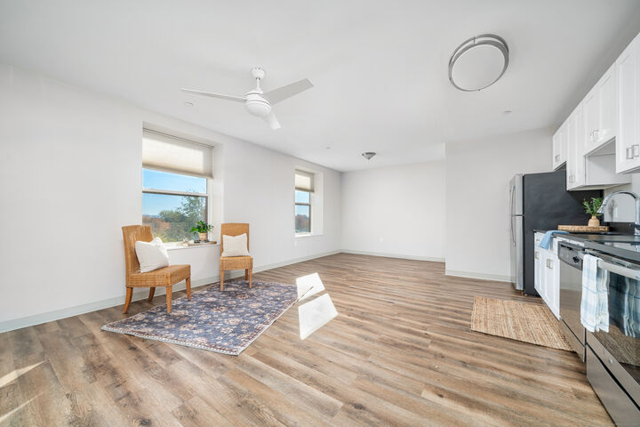 Property Photo:  170 Ridge Road 201  CT 06109 