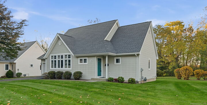 Property Photo:  42 Rose Court 42  CT 06067