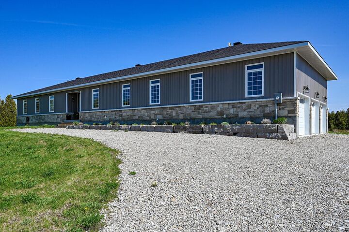 Photo de la propriété: 2064 Rosedale Road N ON K7A 0A2