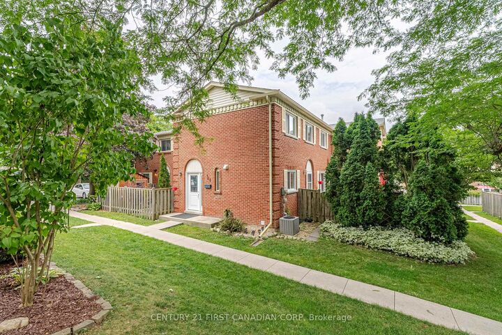 Property Photo: 360 Homestead Court ON N6G 2E9