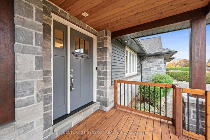 Property Photo:  22 Carola Street  ON K2G 0Y1 