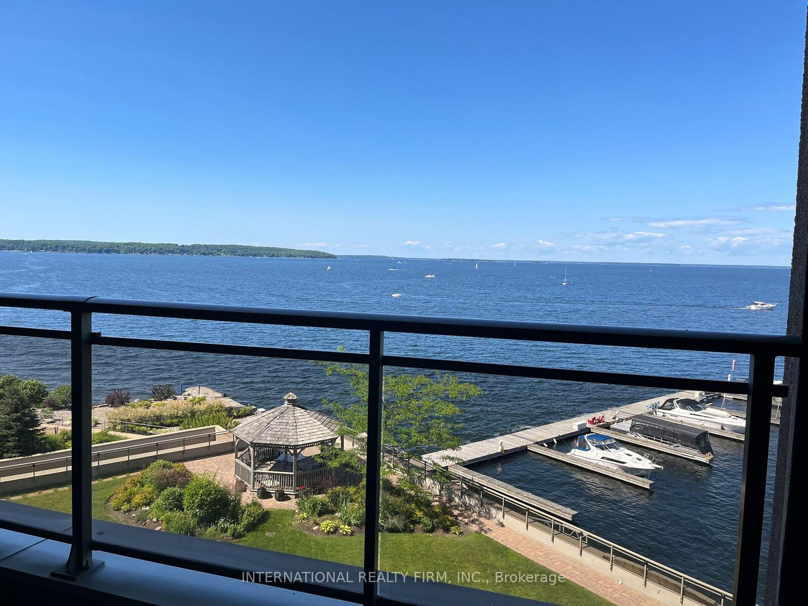 Property Photo: 699 Aberdeen Boulevard 504 ON L4R 5P2