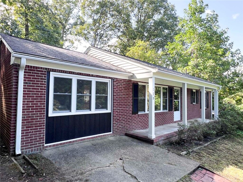 Property Photo: 229 Tyler Brooks Drive VA 23185