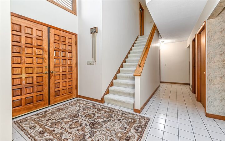 Property Photo:  1627 King James Dr  PA 15237