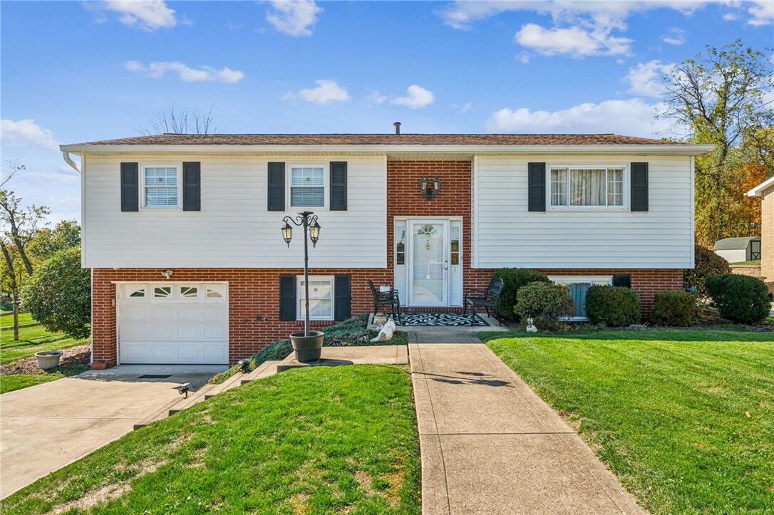 Property Photo:  1 Mariah Dr  PA 15239 