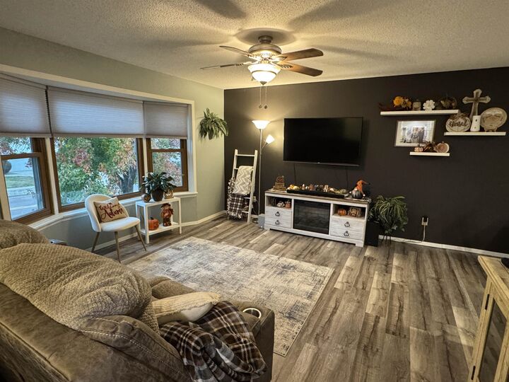 Property Photo:  300 W 25th  SD 57078 