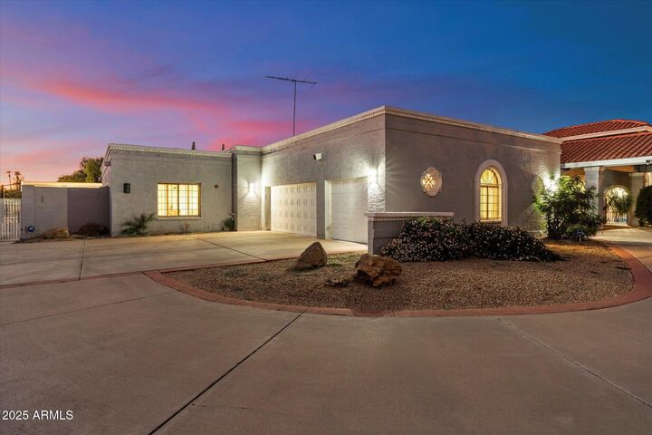 Property Photo: 12210 N 76th Place AZ 85260