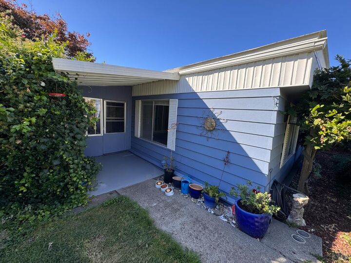 Property Photo:  28 Springhill Court  CA 95409 