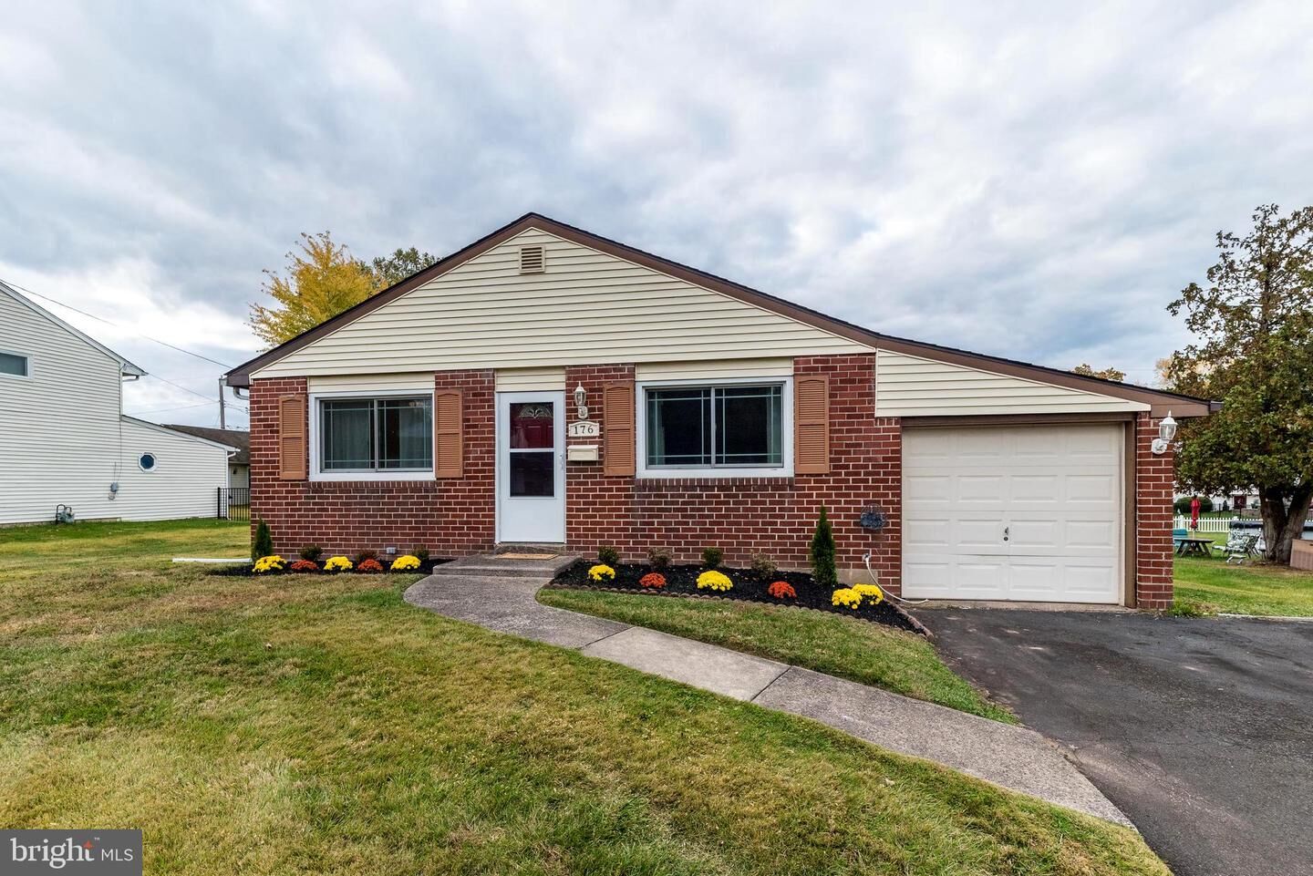 Property Photo:  176 Westbury Drive  PA 18974 